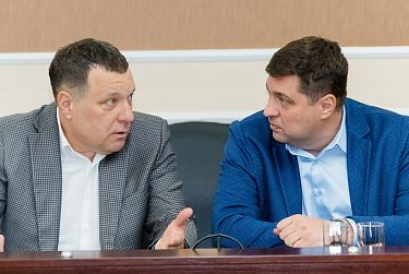 Депутаты соберутся на внеочередное заседание парламента региона